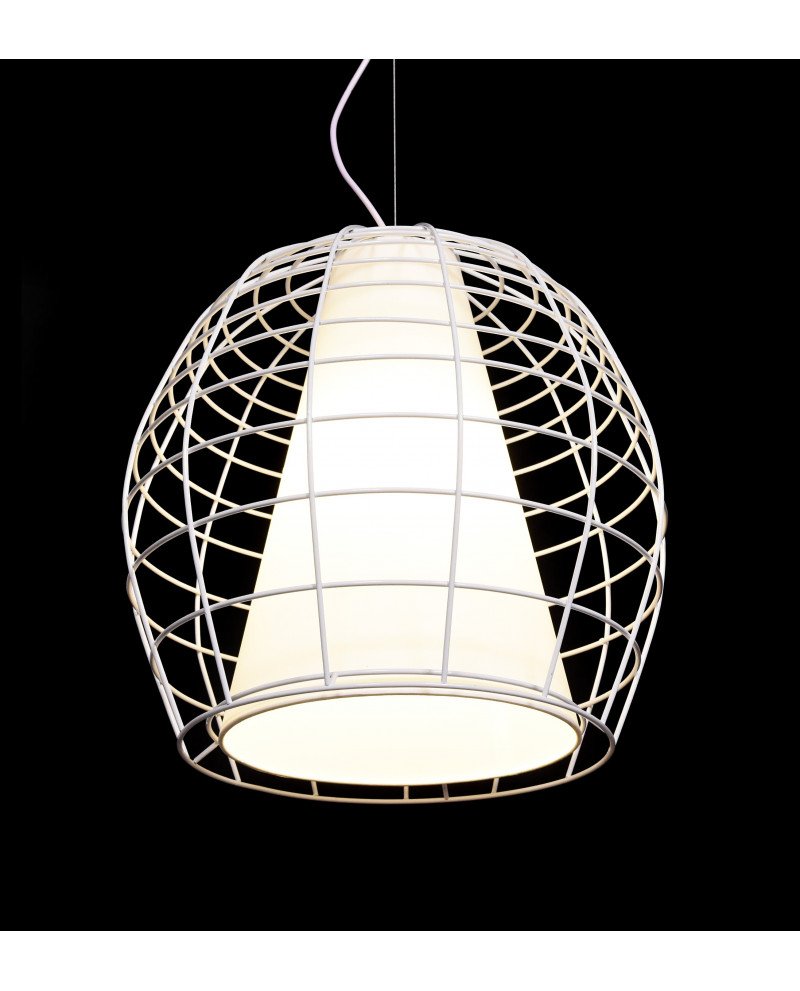 lampada brutalista di design colore bianco con rete metallica e tessuto