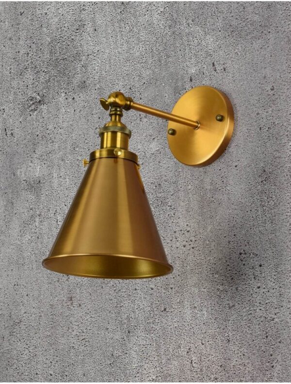 Lampada a muro in ottone con braccio snodabile design industriale 1