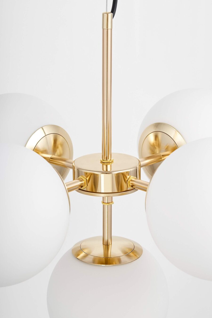 dettaglio lampadario moderno dorato stelvio cinque luci