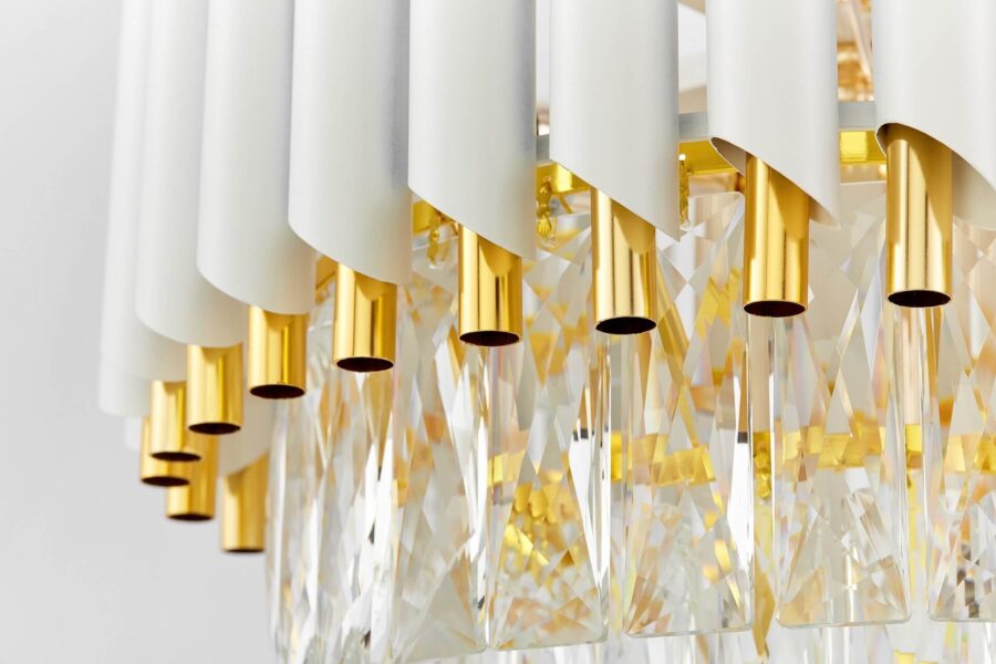 Lampadario cristalli oro e bianco moderno